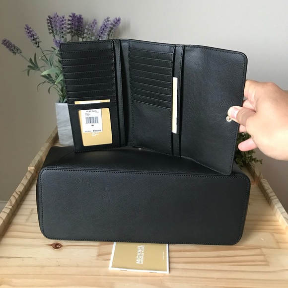 🌼Michael Kors Set - Picture 5 of 16